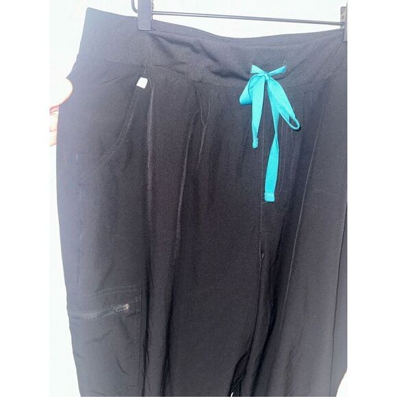 FIGS Zamora Scrub Buttons Joggers Black Size 2XL - Picture 2 of 5